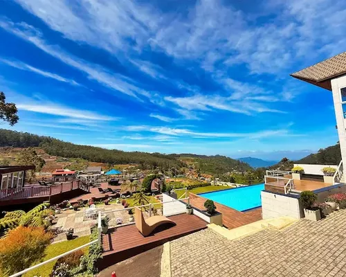 Pool terrace at Hilldale Retreat overlooking the Nuwara Eliya tea hills